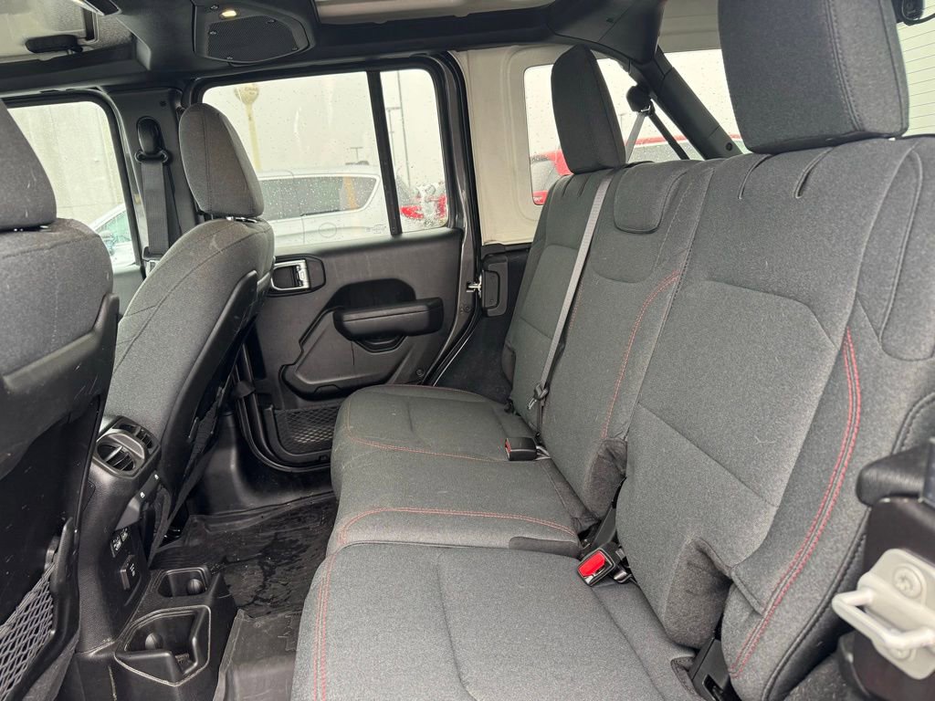 Used 2024 Jeep Wrangler Unlimited Rubicon w/ Technology Group image 11