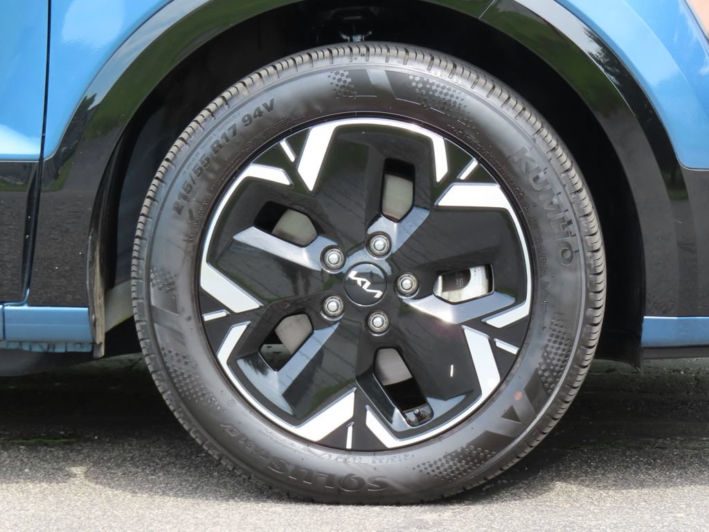 Certified 2024 Kia Niro Wind w/ Wind Preserve Package FWD image 12