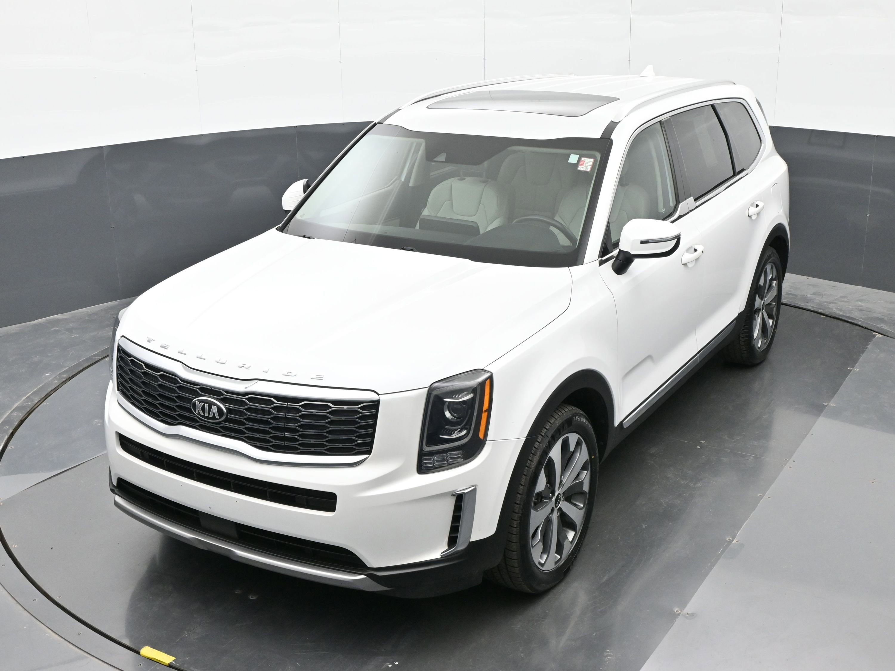 Used 2020 Kia Telluride EX w/ EX Premium Package AWD/4WD image 37
