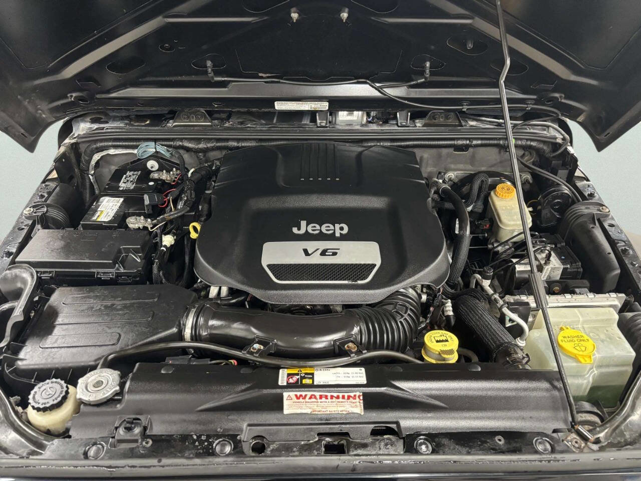 Used 2014 Jeep Wrangler Unlimited Sport image 10