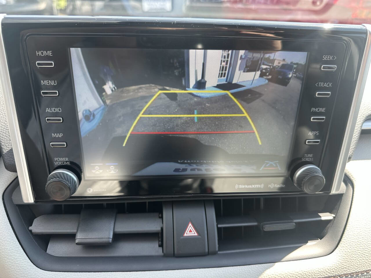 Used 2021 Toyota RAV4 XLE w/ Convenience Package image 19