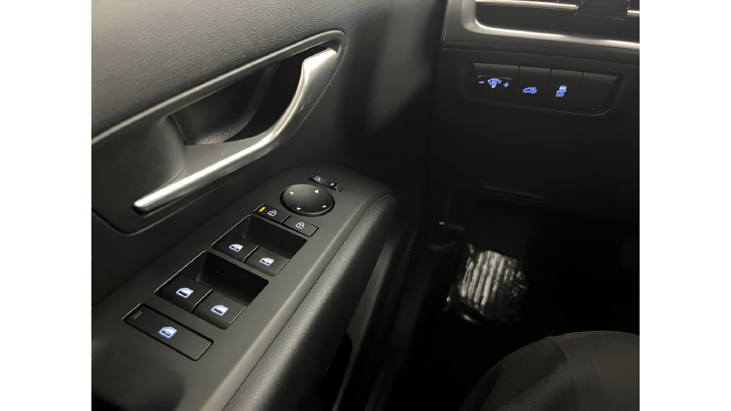 Used 2025 Hyundai Santa Cruz SEL FWD image 22