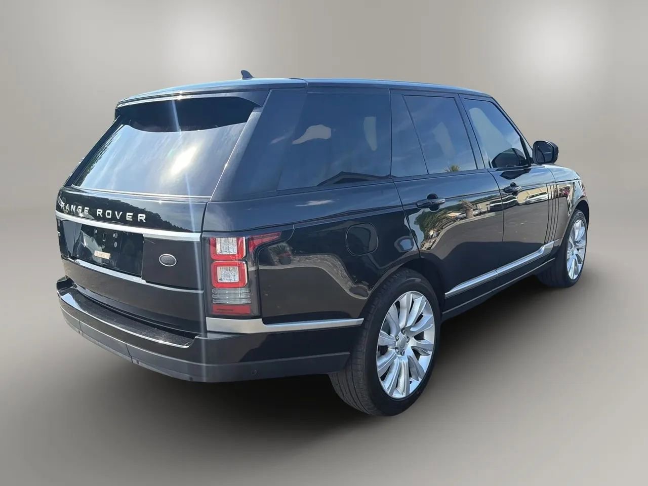 Used 2016 Land Rover Range Rover Supercharged AWD/4WD image 5