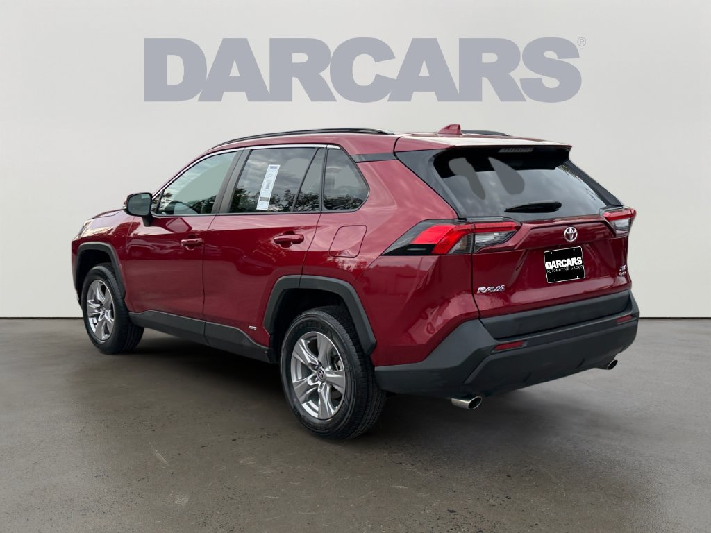 Used 2025 Toyota RAV4 XLE AWD/4WD image 5