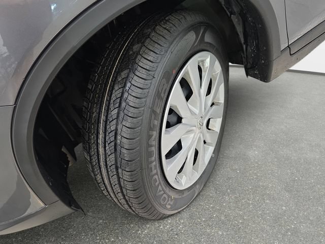 Used 2014 Nissan Rogue S AWD/4WD image 29