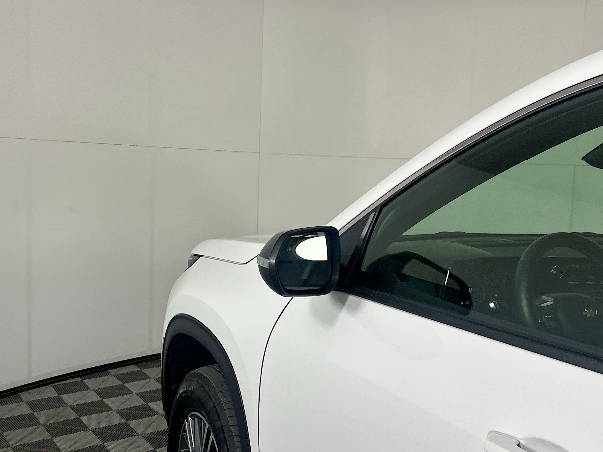 Used 2025 Chevrolet Traverse LT image 16