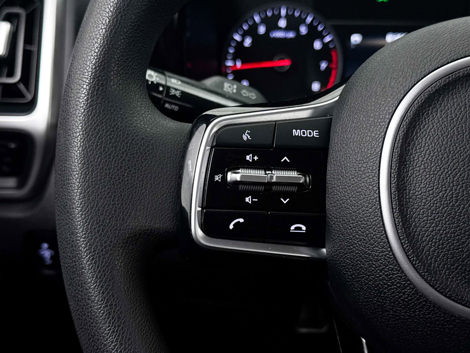 Used 2021 Kia Sorento LX image 31