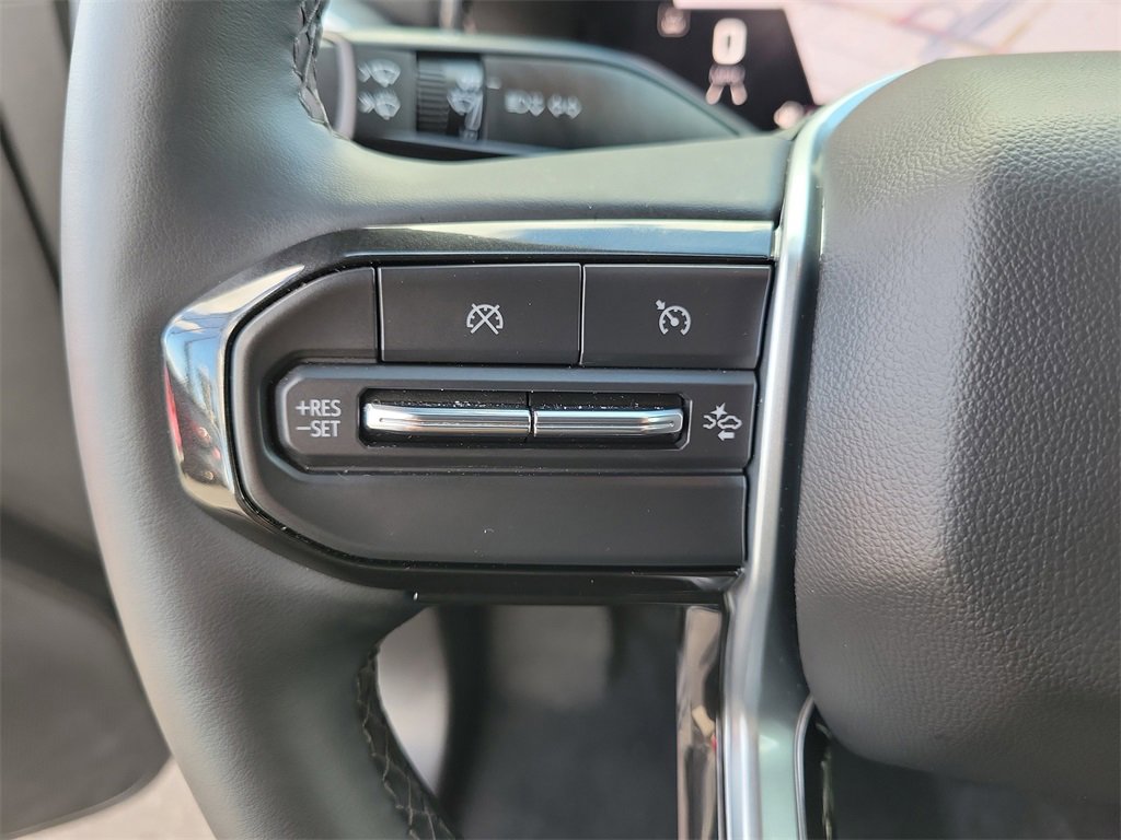 Used 2025 Chevrolet Colorado LT w/ LT Convenience Package image 5