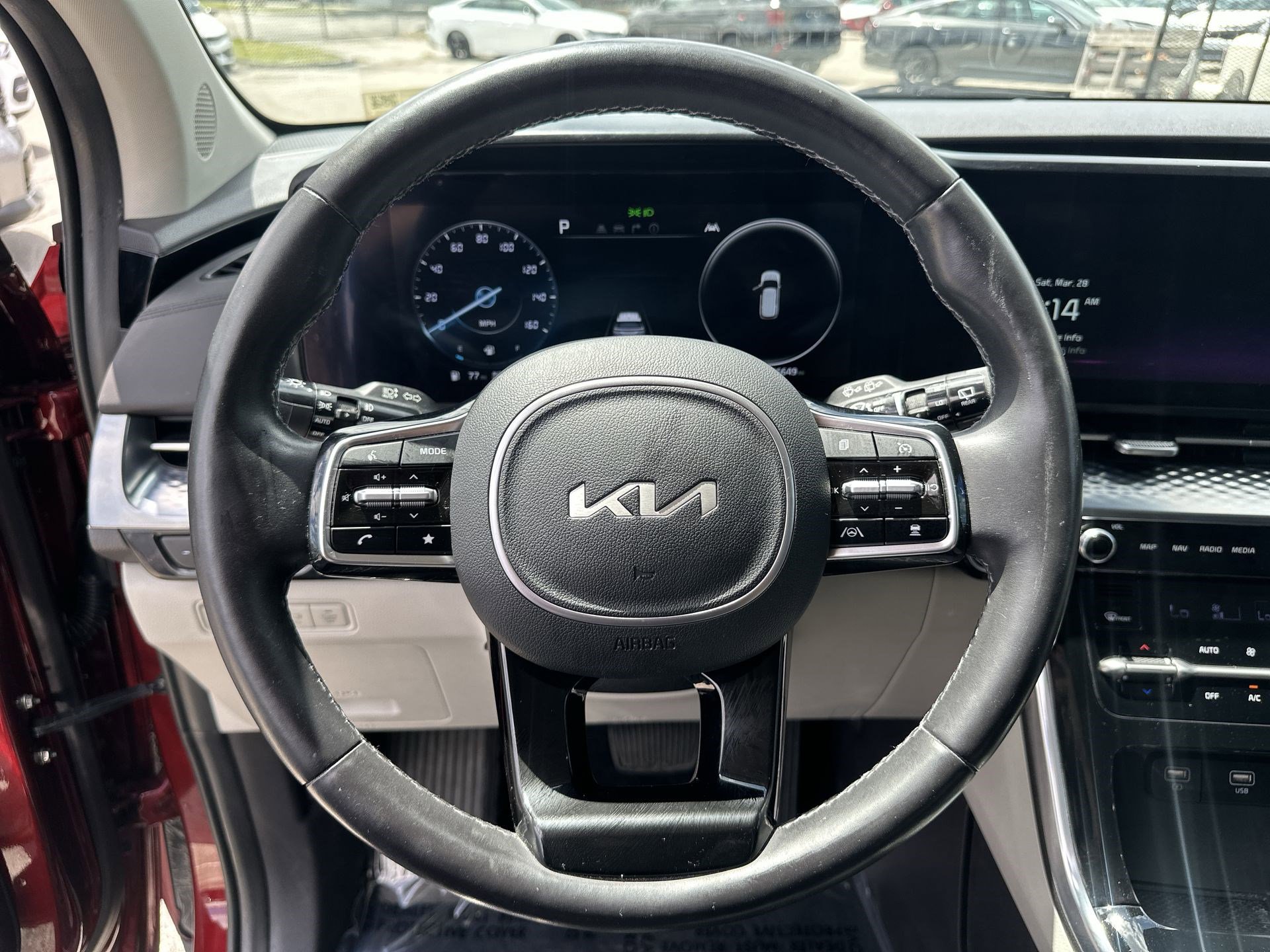 Certified 2024 Kia Carnival SX Prestige image 11