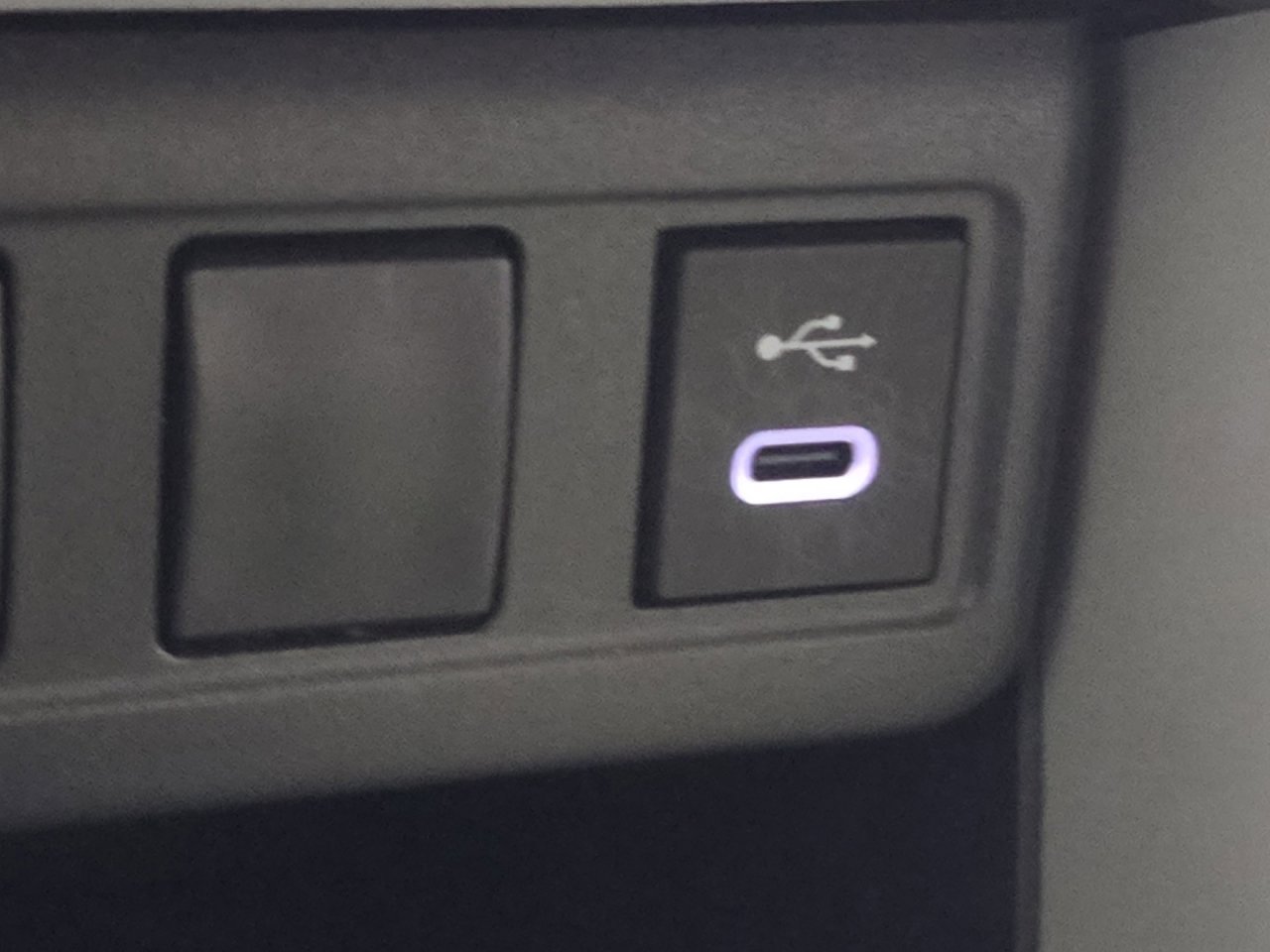 Certified 2025 Toyota Corolla Cross L image 28