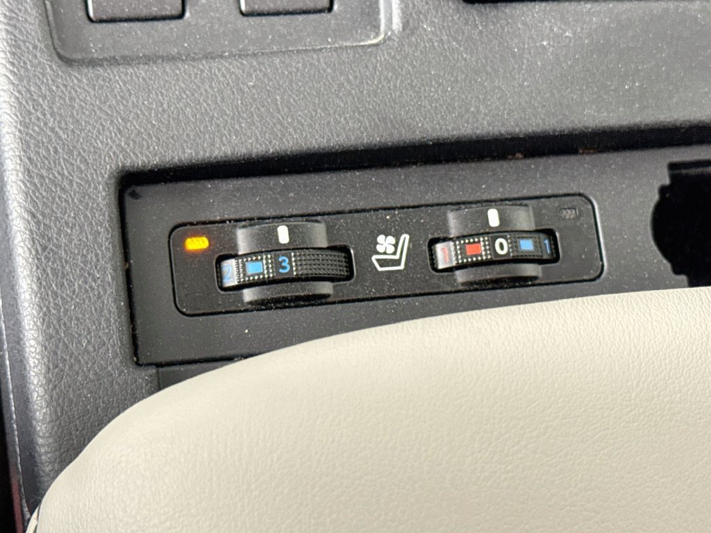 Used 2014 Lexus RX 450h FWD image 21