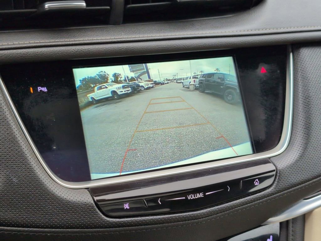 Used 2018 Cadillac XT5 Luxury w/ Driver Awareness Package image 15