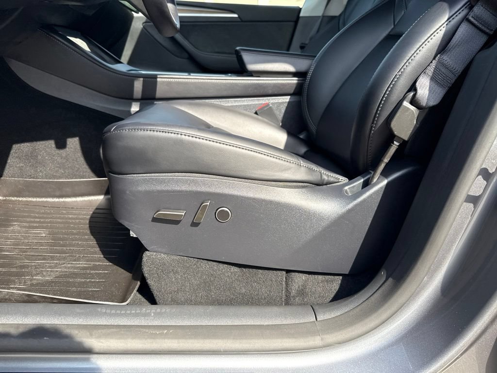 Used 2024 Tesla Model Y Long Range AWD/4WD image 15