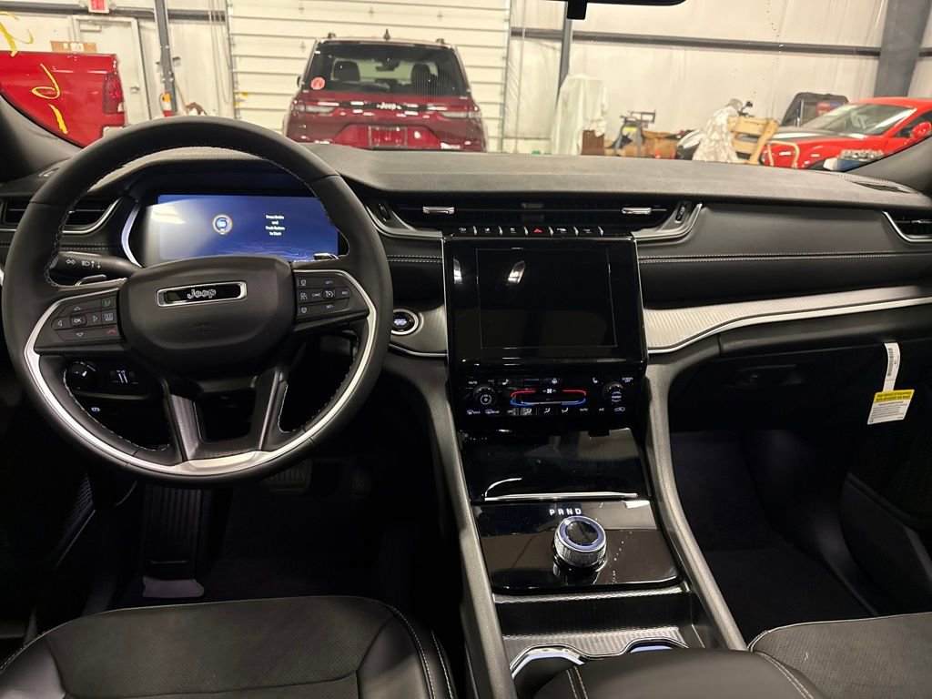 New 2025 Jeep Grand Cherokee L Altitude image 12