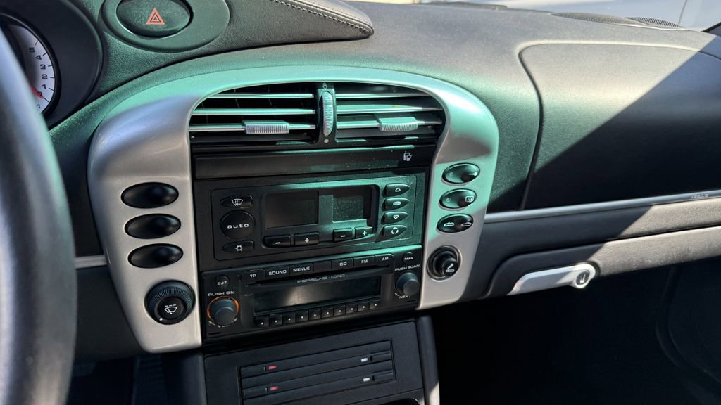 Used 2003 Porsche 911 Carrera 4 image 4