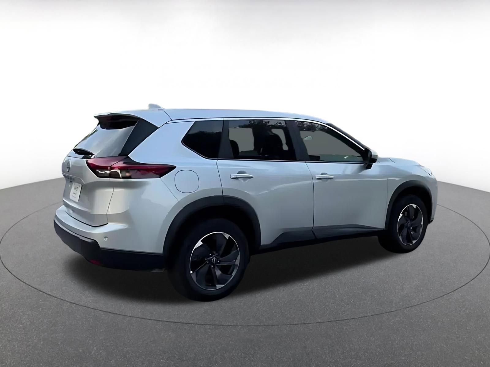 Used 2025 Nissan Rogue SV FWD image 14