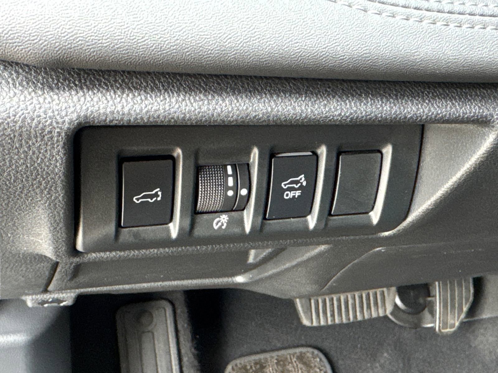 Certified 2023 Subaru Outback Limited image 17