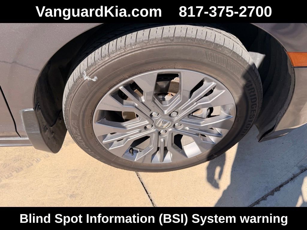 Used 2025 Honda Odyssey Touring image 11