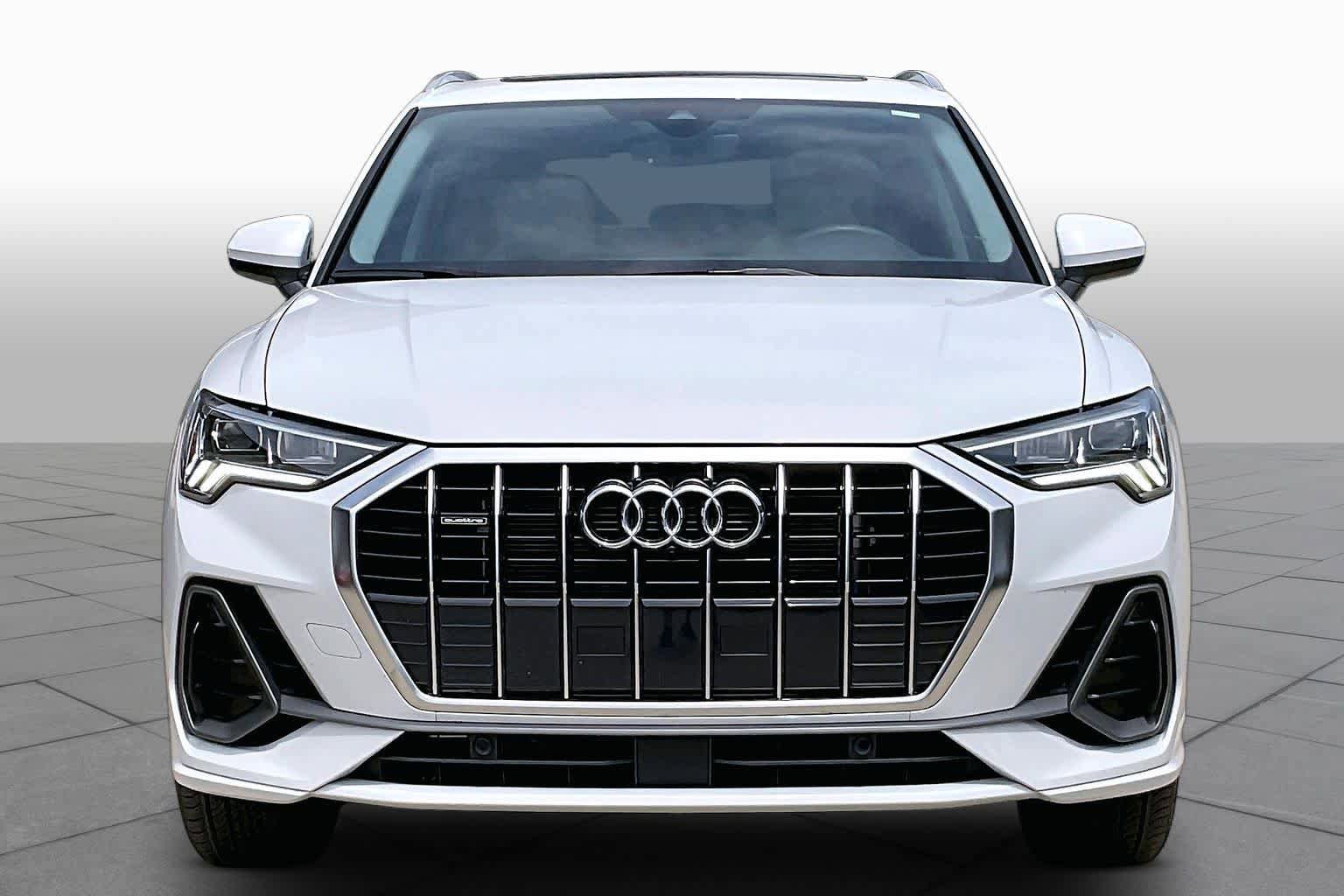 Used 2024 Audi Q3 2.0T Premium Plus w/ Premium Plus Package AWD/4WD image 3