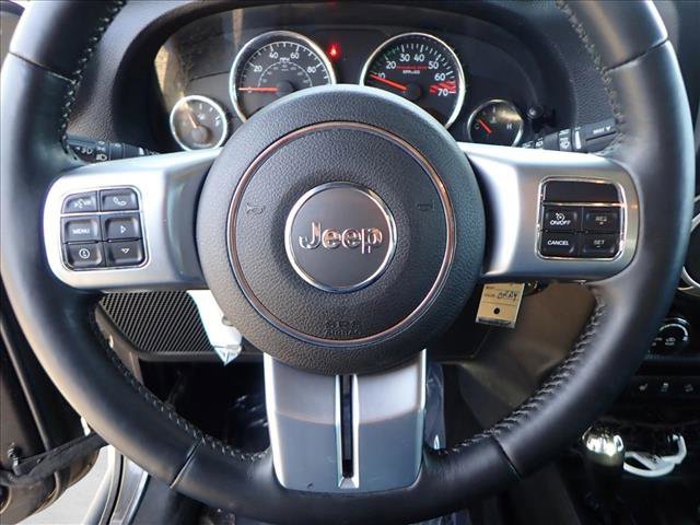 Used 2016 Jeep Wrangler Unlimited Rubicon image 12