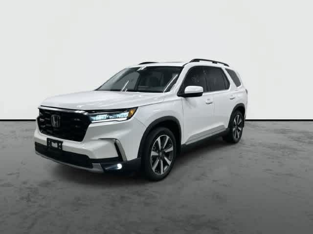 Certified 2025 Honda Pilot Touring image 7