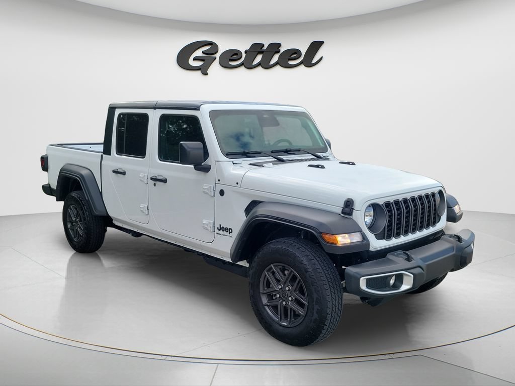 Used 2026 Jeep Gladiator Sport AWD/4WD image 3