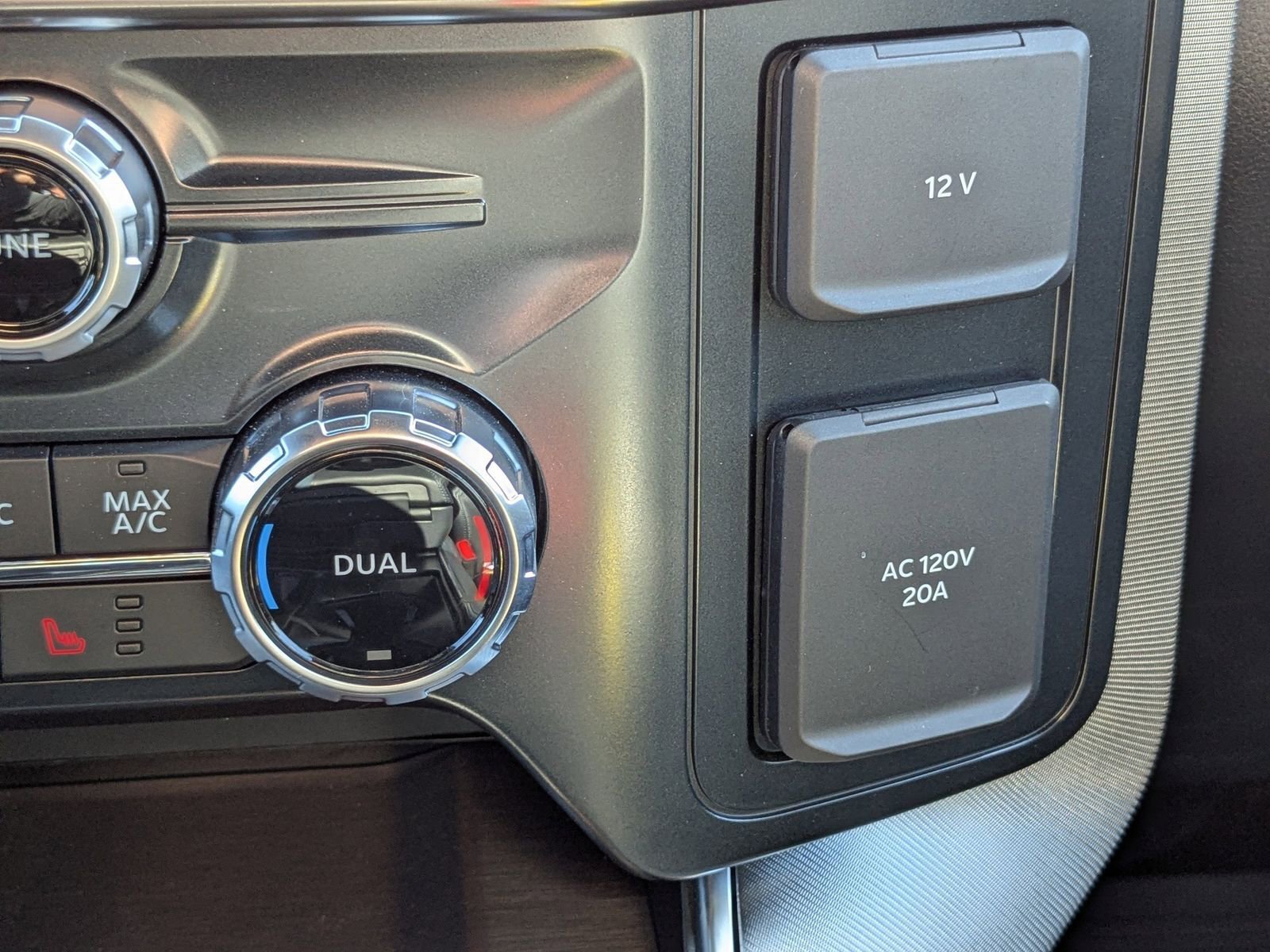 Used 2025 Ford F150 Platinum w/ Equipment Group 702A High image 25