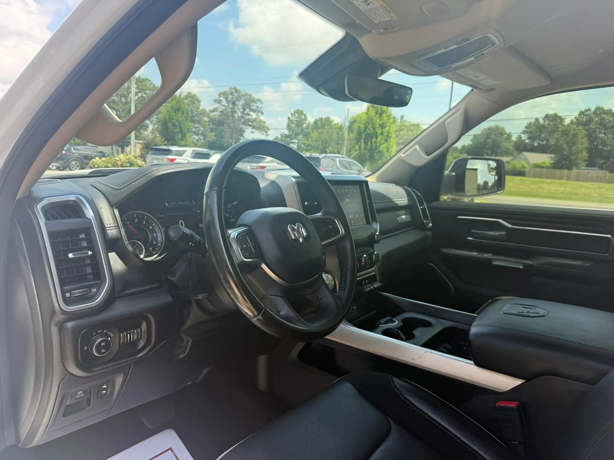 Used 2021 RAM 1500 Laramie RWD image 9