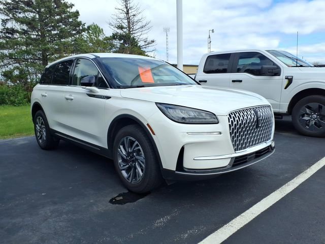 Used 2024 Lincoln Corsair FWD image 1