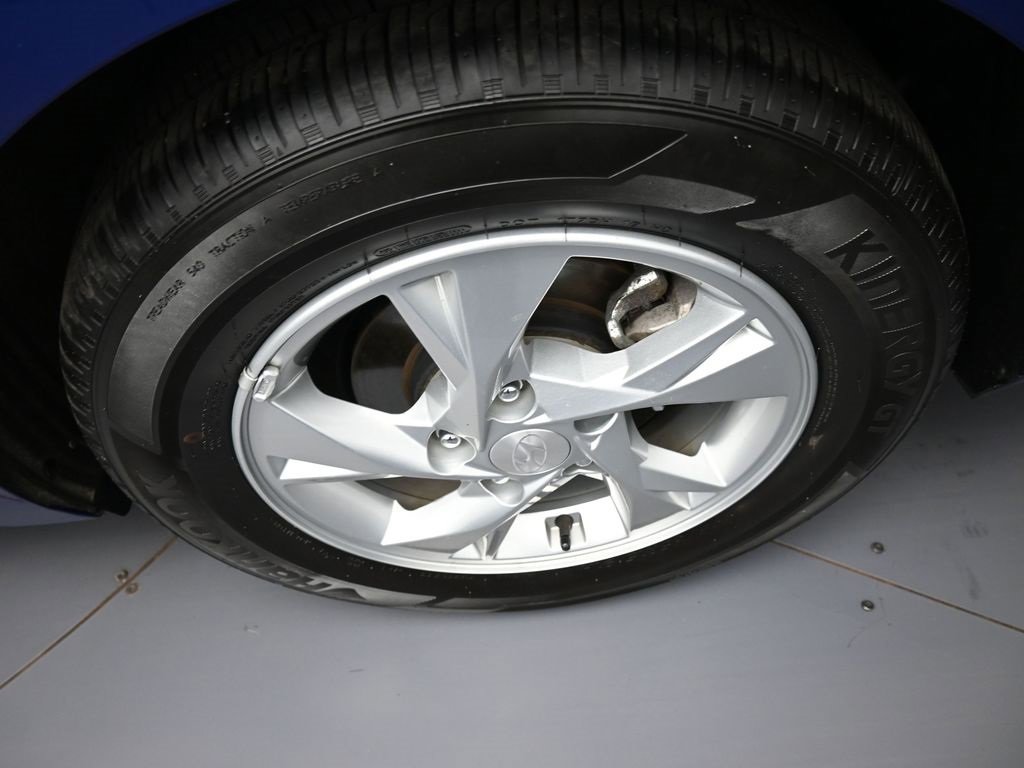 Certified 2023 Hyundai Elantra SE w/ Cargo Package image 15