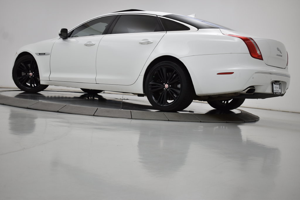 Used 2015 Jaguar XJ L Supercharged RWD image 7