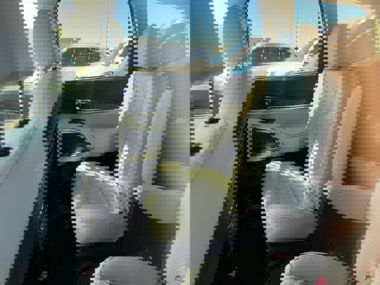 Used 2024 Kia Telluride SX Prestige w/ Towing Package image 14