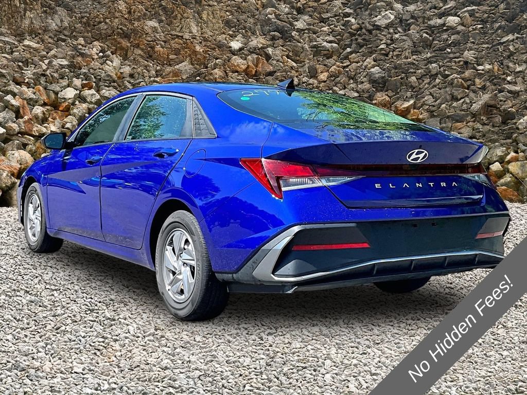 Used 2025 Hyundai Elantra SE FWD image 10