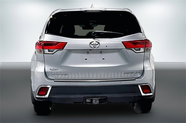 Used 2017 Toyota Highlander Limited w/ Protection Package #3 image 7