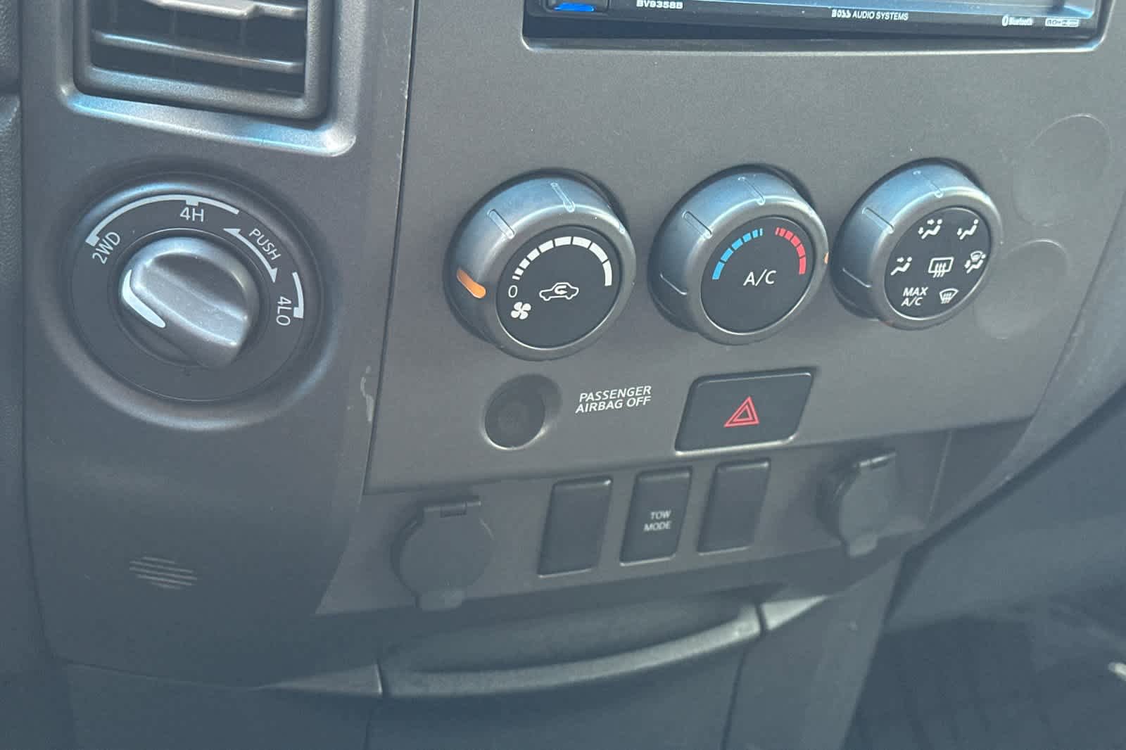Used 2014 Nissan Titan S AWD/4WD image 18