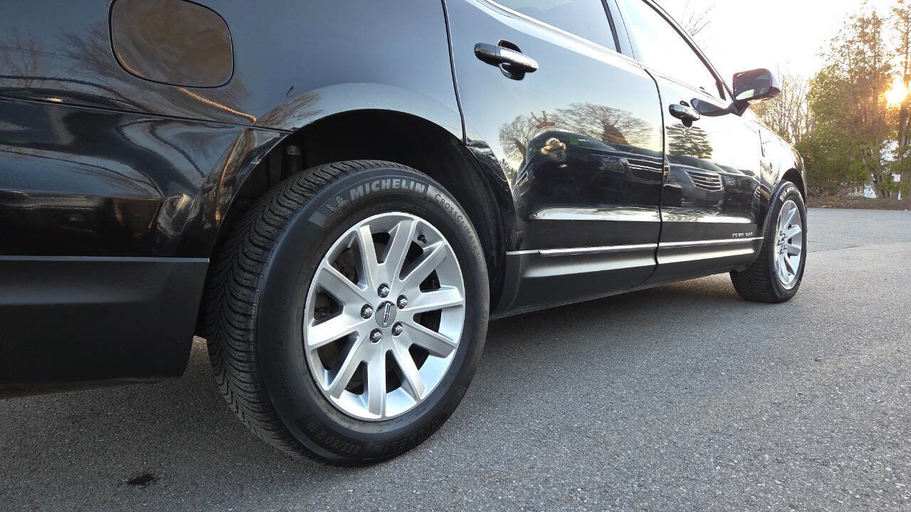 Used 2019 Lincoln MKT AWD image 15