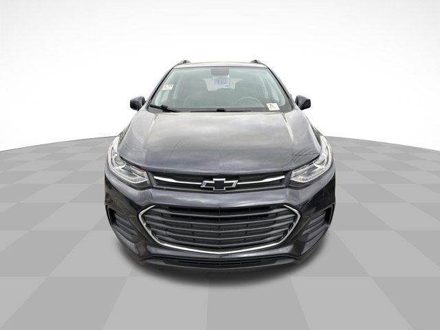 Certified 2022 Chevrolet Trax LT w/ Sport Edition image 2