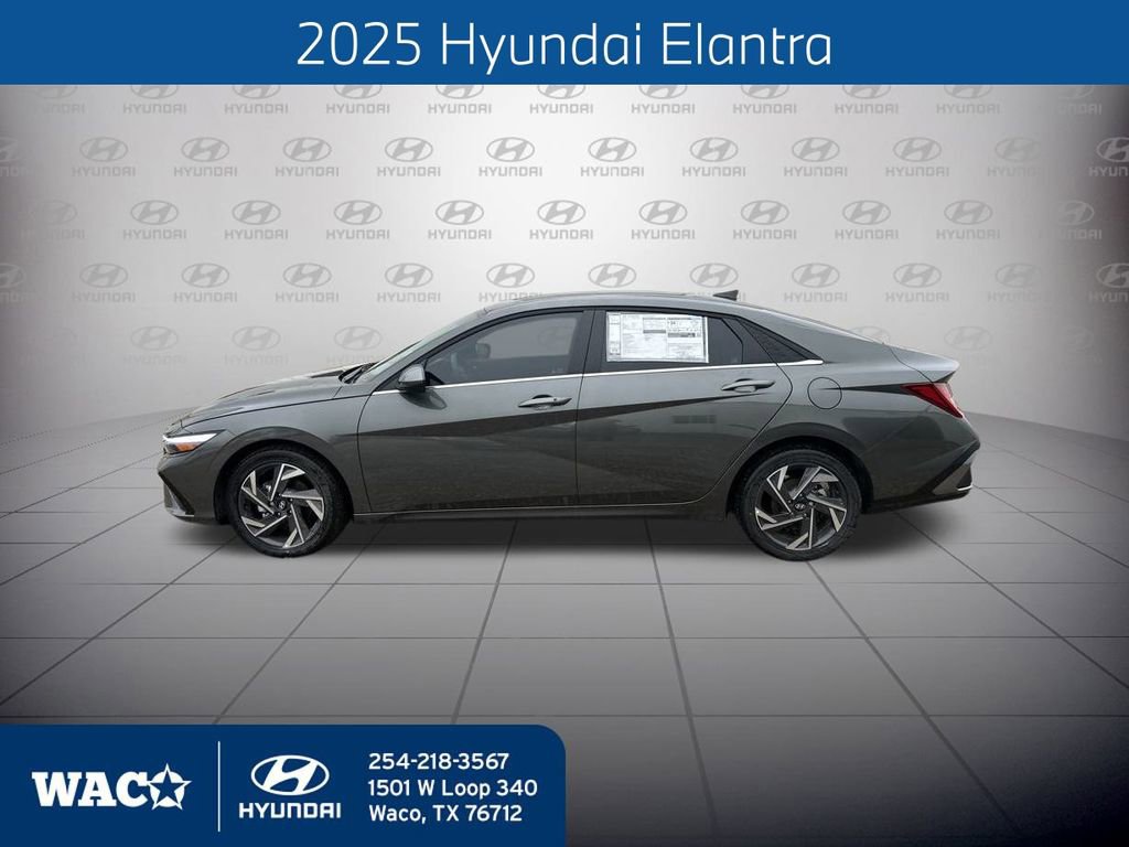 Used 2025 Hyundai Elantra SEL image 1
