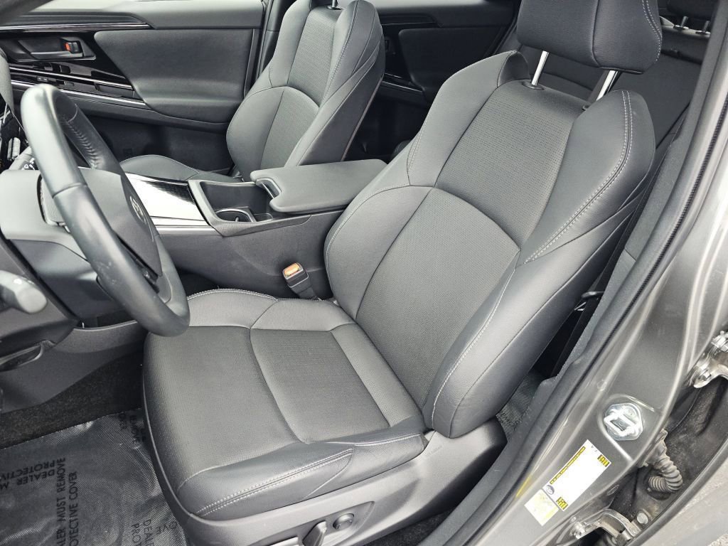 Used 2023 Toyota bZ4X Limited image 6