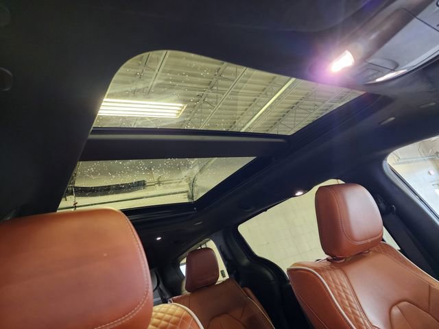Used 2025 Chrysler Pacifica Pinnacle FWD image 23