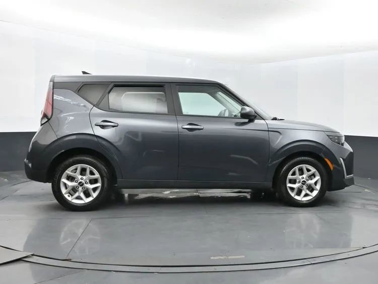 Used 2023 Kia Soul LX w/ Option Group 015 image 4