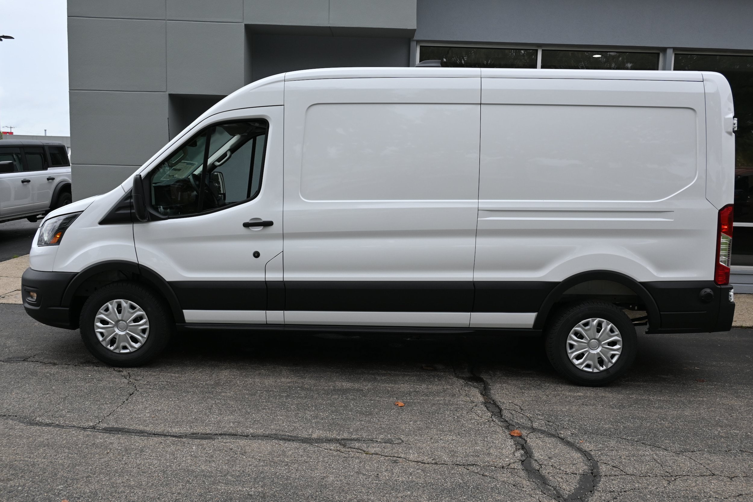 New 2026 Ford Transit 250 148 Medium Roof w/ Exterior Upgrade Package RWD image 3