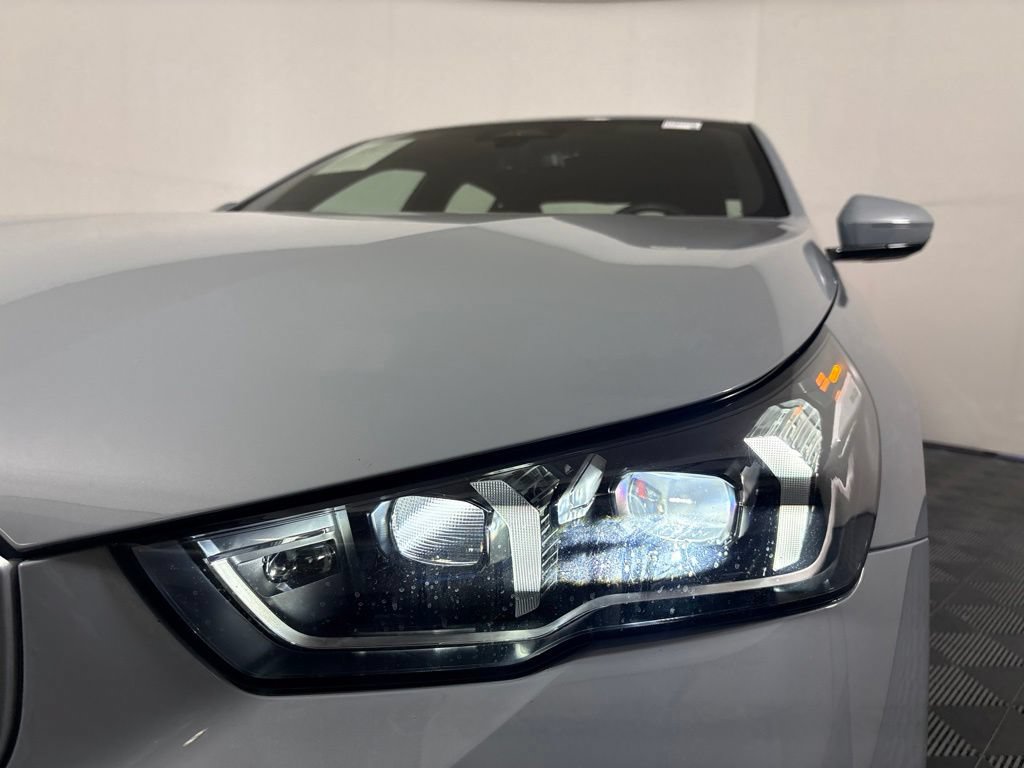 Certified 2026 BMW 530i w/ M Sport Package RWD image 9