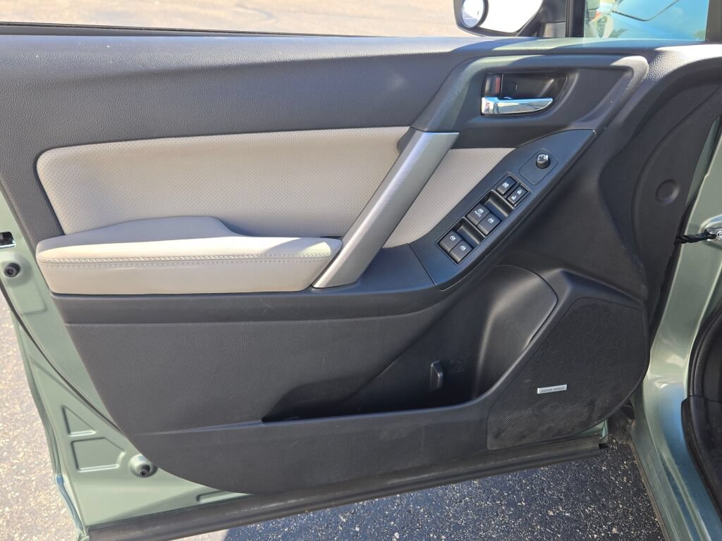 Used 2016 Subaru Forester 2.5i Touring w/ Eyesight & Navigation System AWD/4WD image 23