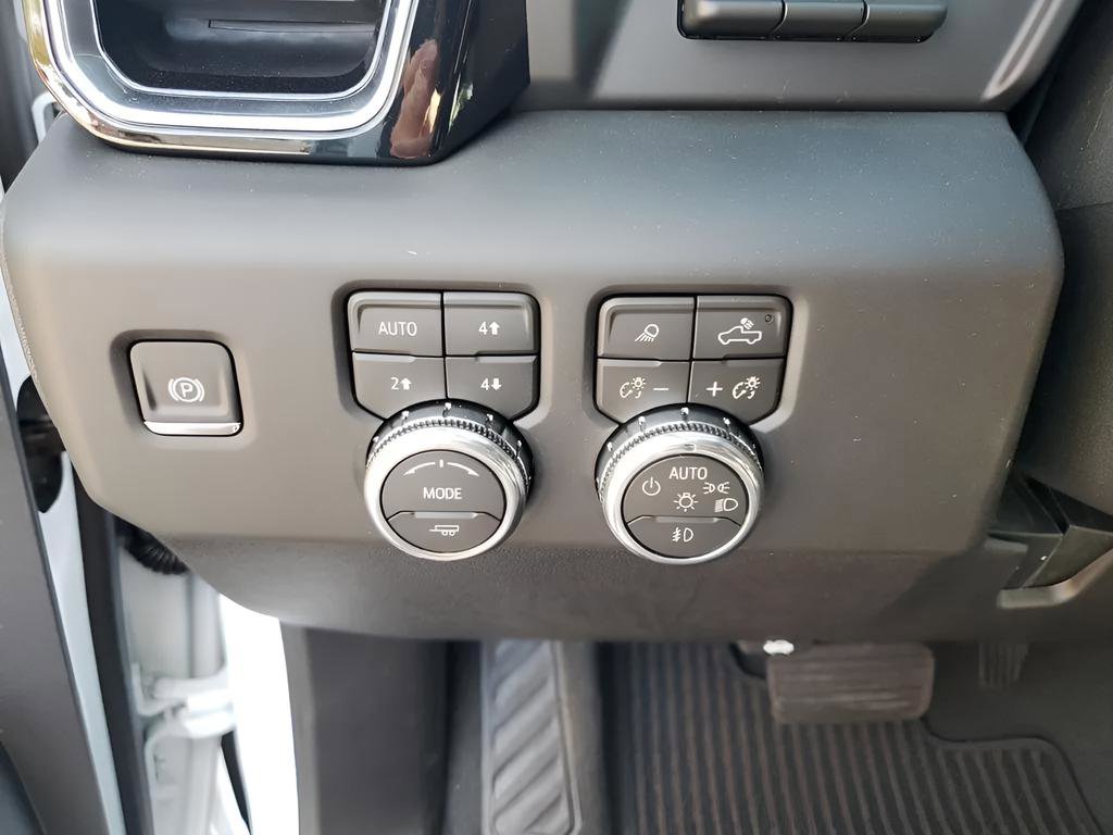 New 2026 GMC Sierra 3500 Denali Ultimate image 17