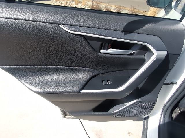 Used 2025 Toyota RAV4 XLE AWD/4WD image 26