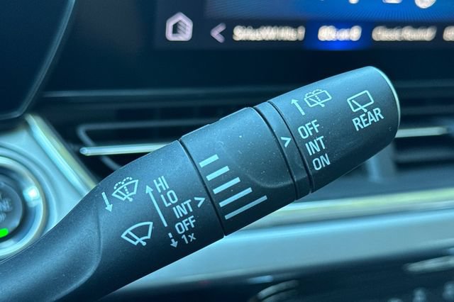 Used 2024 Chevrolet Trax LT FWD image 39