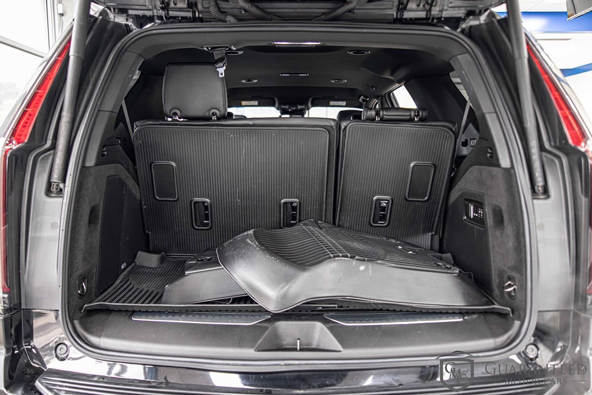 Used 2023 Cadillac Escalade Luxury w/ LPO, Floor Liner Package AWD/4WD image 15