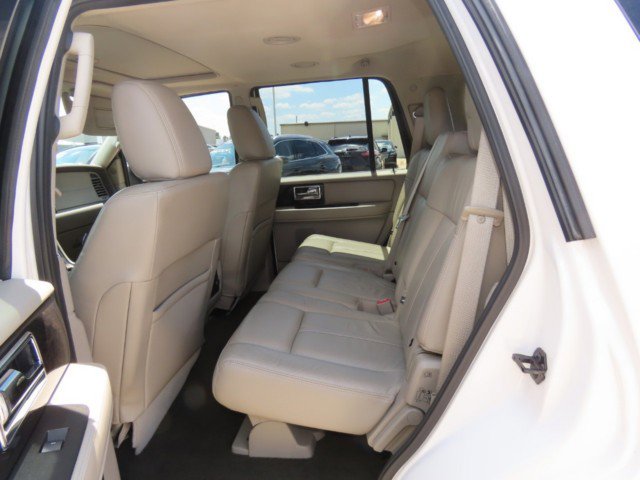 Used 2016 Lincoln Navigator Select RWD image 20