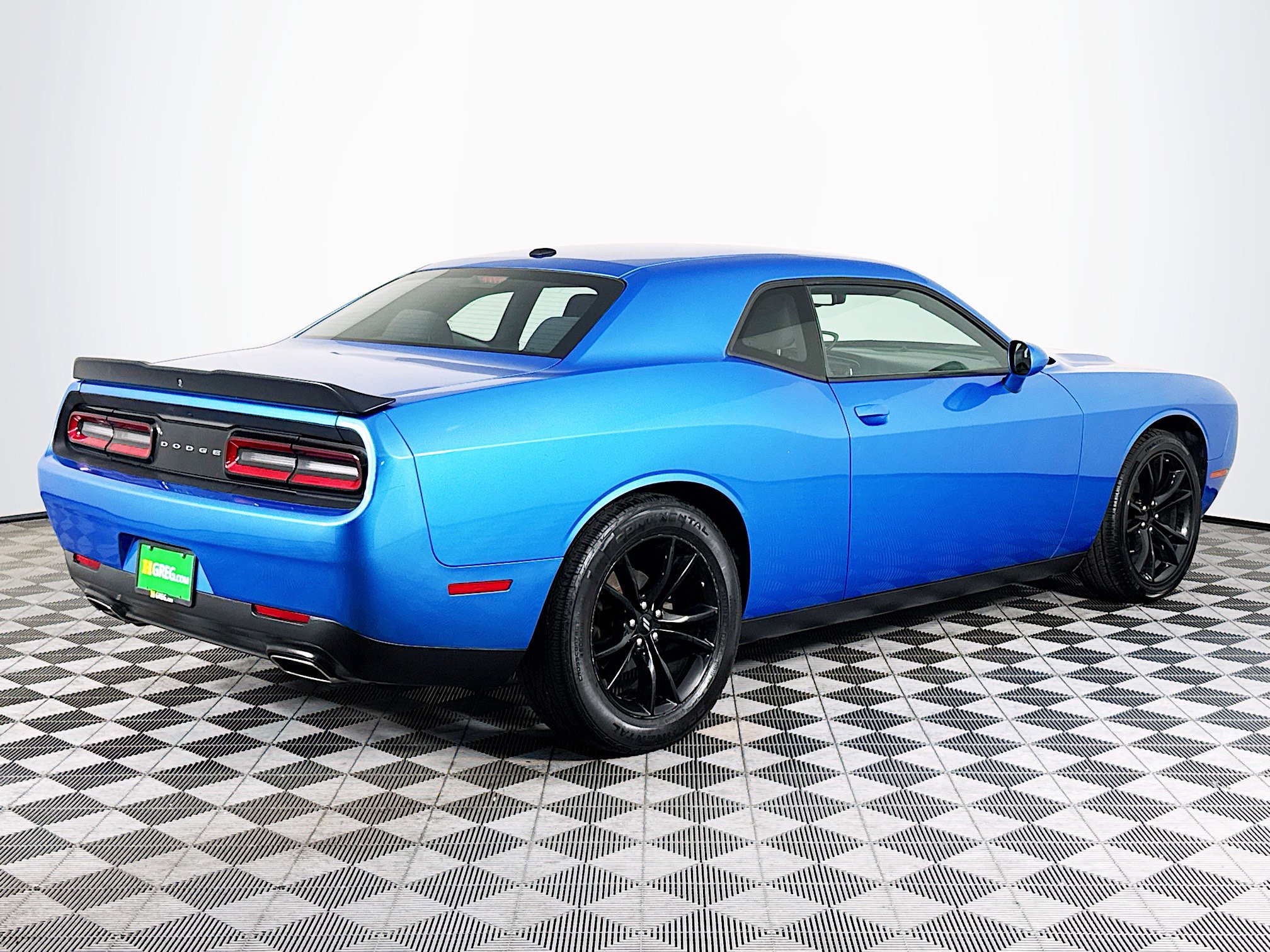 Used 2018 Dodge Challenger SXT w/ Blacktop Package image 10